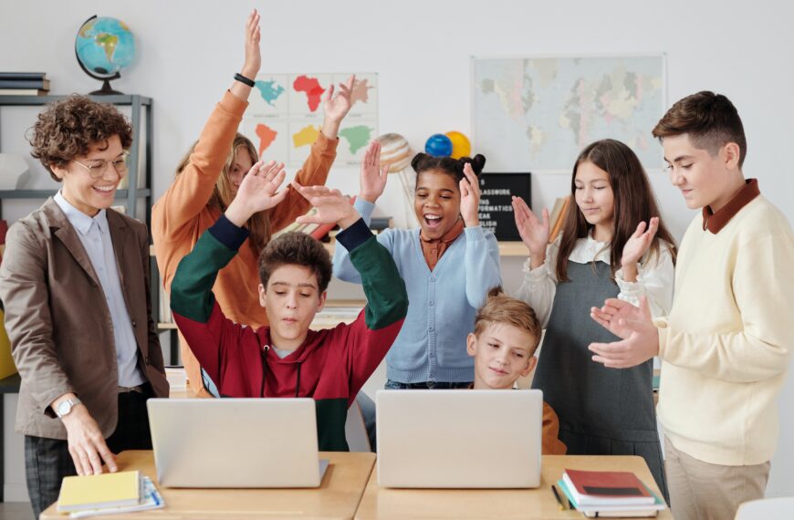 Strategies For Addressing The Comprehensive Needs Of Students And Families Through Community Schools And Wraparound Supports (NGA)